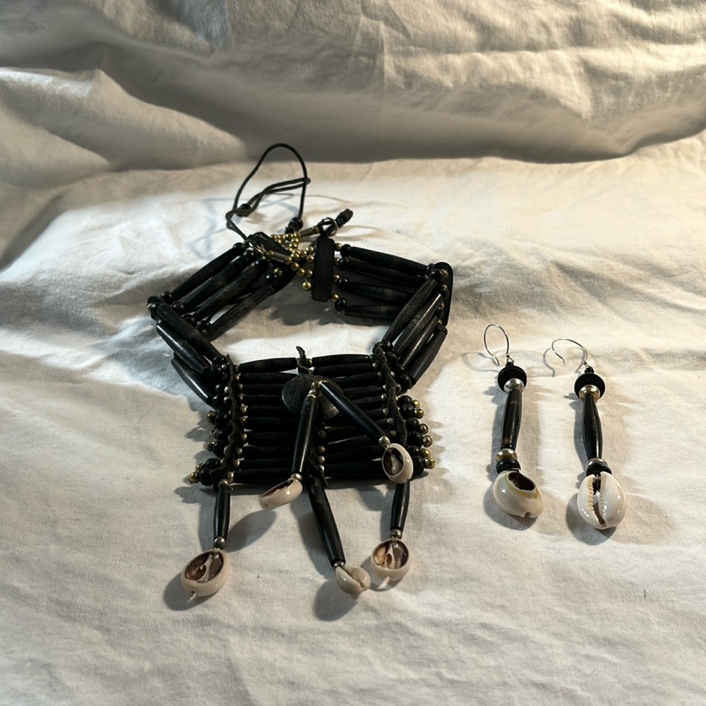Boho Chic Black and White Shell Chocker and Earrings